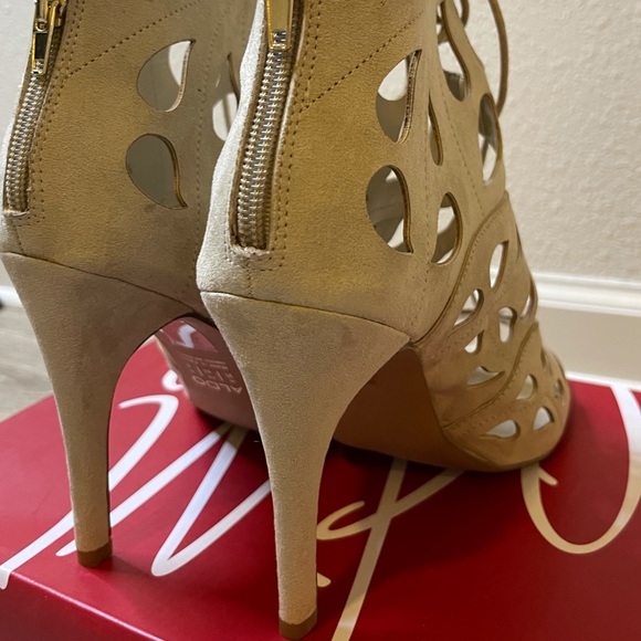 ALDO nude heels size 10 - Picture 6 of 11